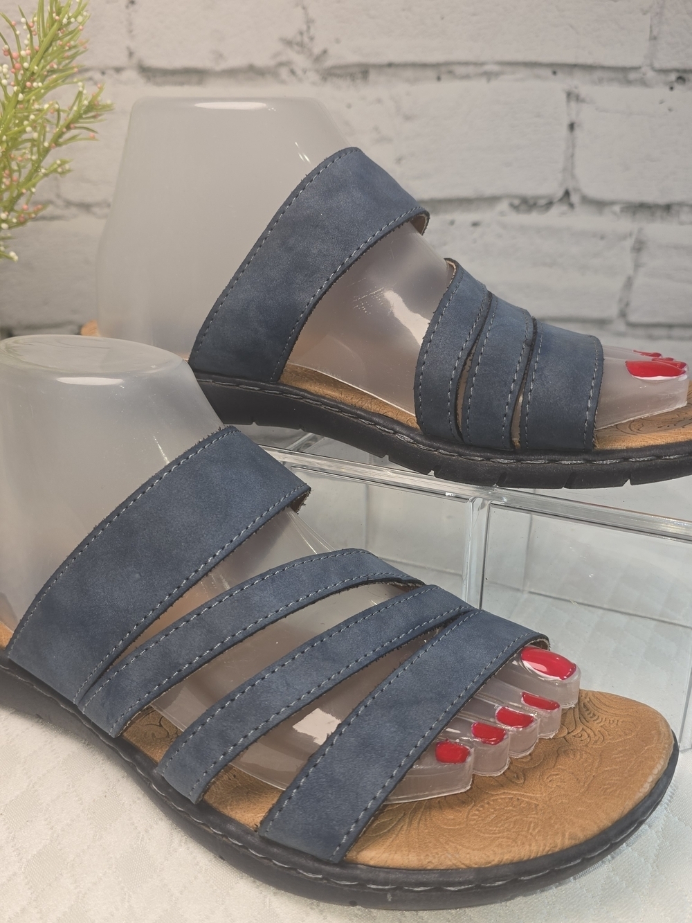 BOC BLUE LEATHER STRAPPY CUSHIONED FLAT SANDAL MINIMALIST FISHERMAN WOMENS 8 EUC